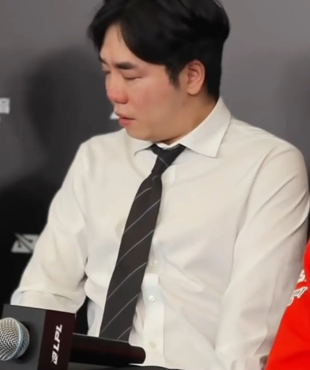 路越塔时出, 绪崩溃 路越塔时出, 绪崩溃