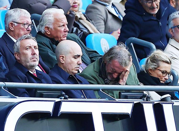 相距甚远, 还有俱乐部