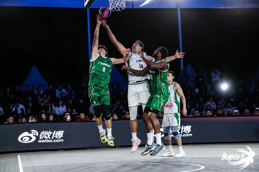 以及颜鹏 以及颜鹏