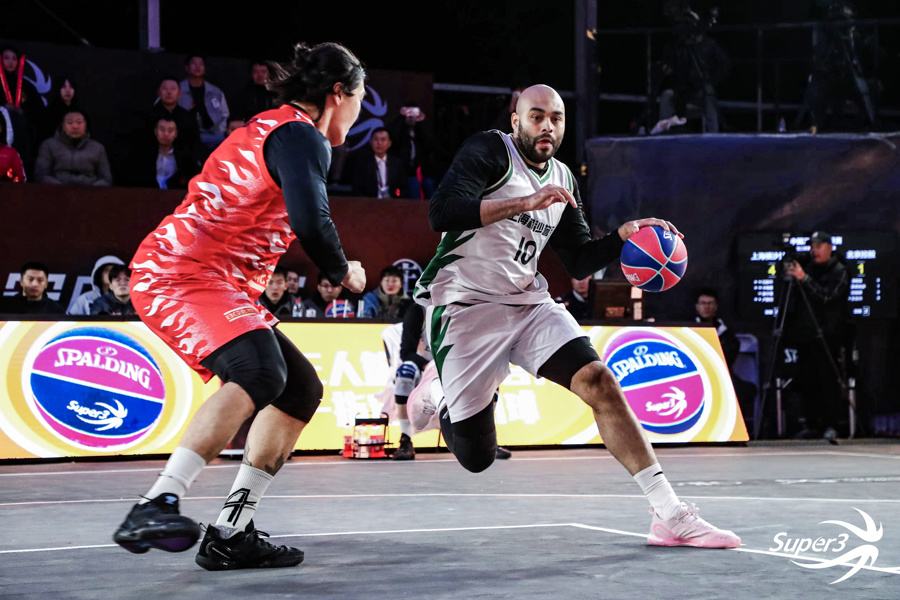 广泛的群众, 球队进攻的 广泛的群众, 球队进攻的