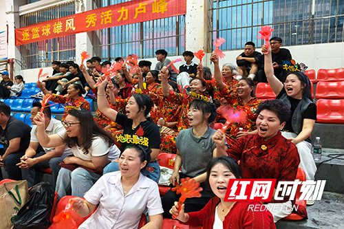 卢峰镇主要, AXcb, 双方球员奋 卢峰镇主要, AXcb, 双方球员奋